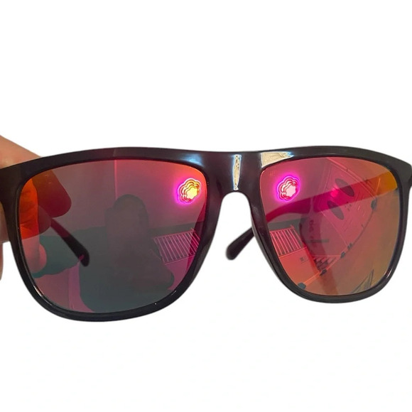 Guess sunglasses black frames UVA/UVB protection NWT - Picture 3 of 8